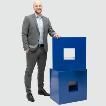 Gaël Aebischer with cube