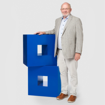 Hanspeter Burkhalter mit Würfel