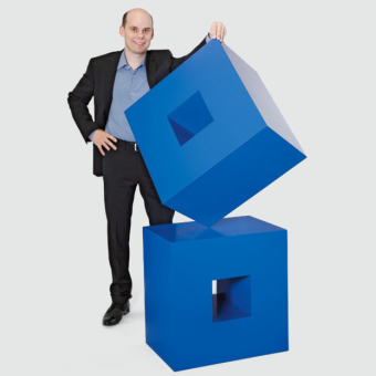 Kevin Wenger mit Würfel